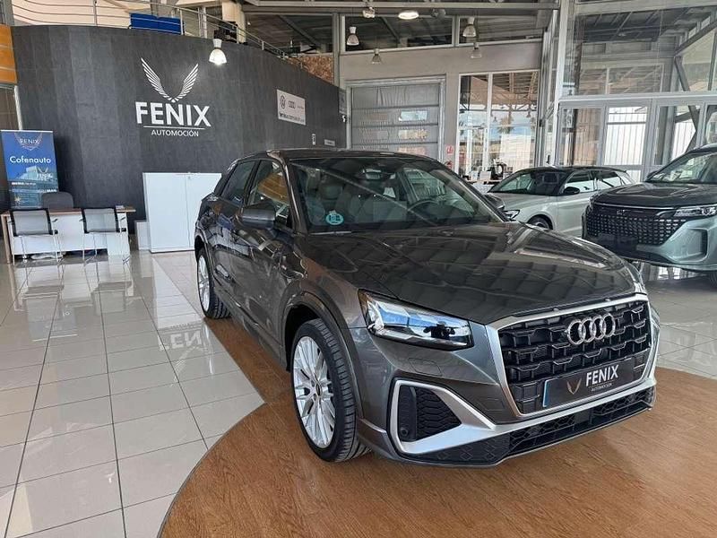 Usado Audi Q2 150 CV (110 kW) 2025 Gris SUV