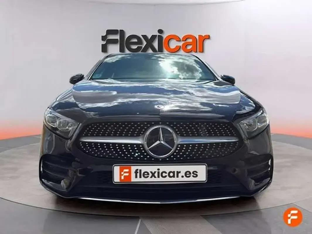 Usado Mercedes A180 109 CV (80 kW) 2020 Negro Utilitario