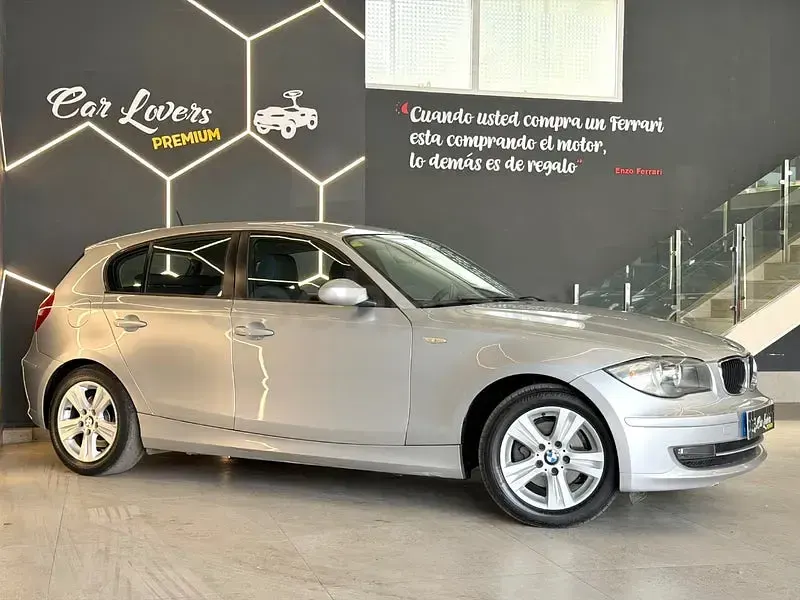 Usado BMW 118 143 CV (105 kW) 2008 Gris / plata Utilitario