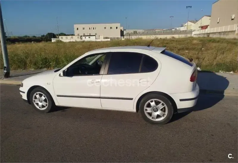 Usado Seat Leon 105 CV (77 kW) 2002 Blanco Utilitario