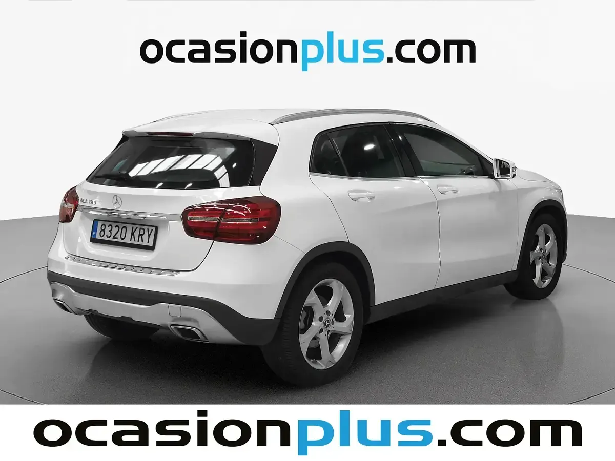 Usado Mercedes GLA180 122 CV (89 kW) 2018 Blanco SUV