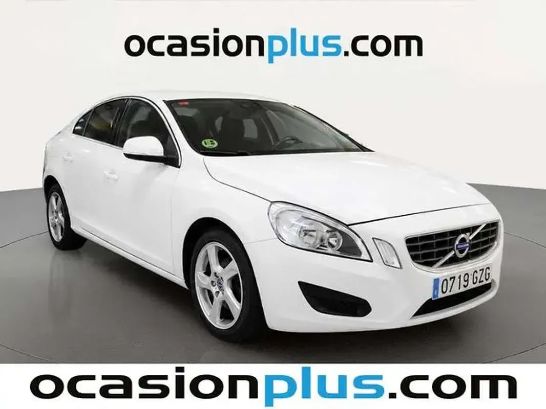 Usado Volvo S60 Momentum 163 CV (119 kW) 2010 Blanco Berlina