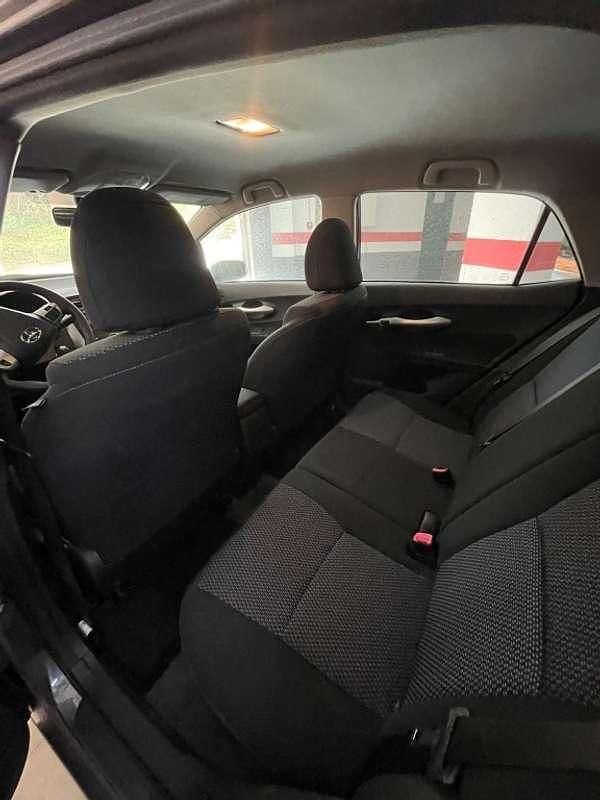 Usado Toyota Auris Active 90 CV (66 kW) 2010 Gris Utilitario