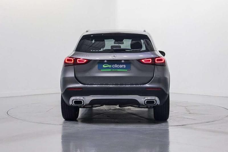 Usado Mercedes GLA200 150 CV (110 kW) 2022 Gris SUV