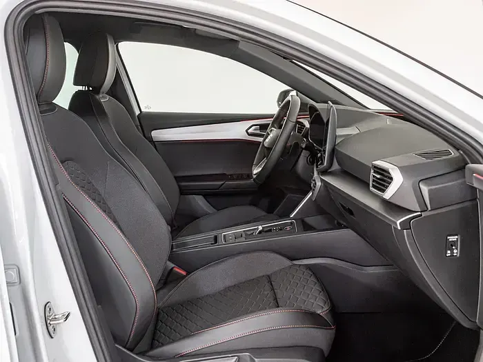 Usado Seat Leon FR 150 CV (110 kW) 2025 Blanco