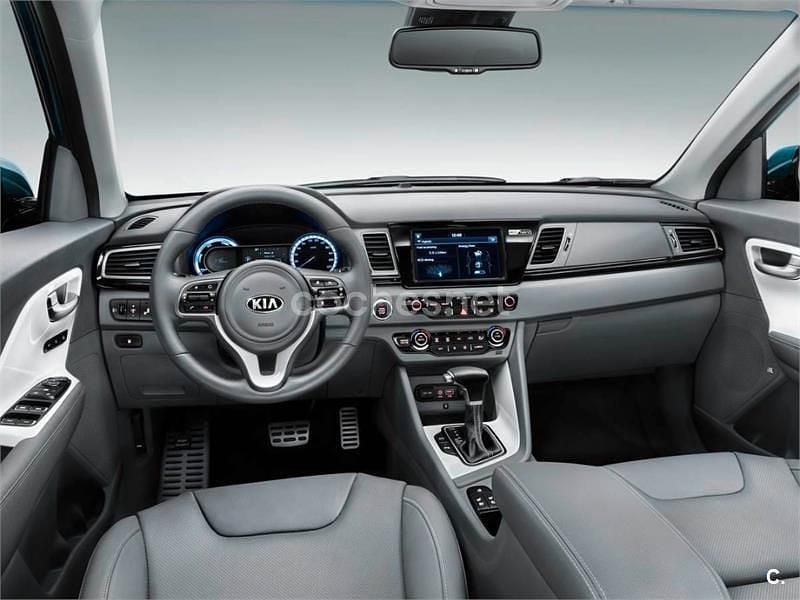 Usado Kia Niro 141 CV (103 kW) 2021 Gris / plata SUV