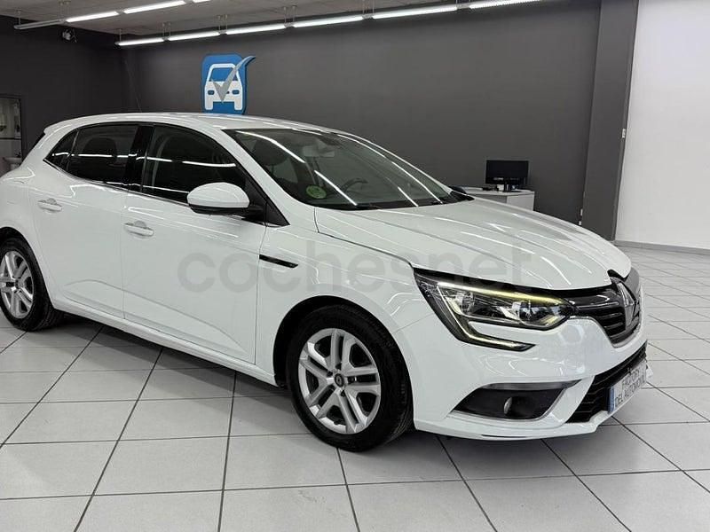 Usado Renault Mégane IV Business 115 CV (84 kW) 2020 Blanco Berlina