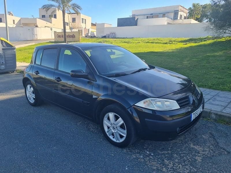 Usado Renault Mégane II Authentique 100 CV (73 kW) 2005 Negro Berlina