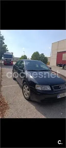 Usado Audi A3 Ambiente 105 CV (77 kW) 2006 Negro Utilitario
