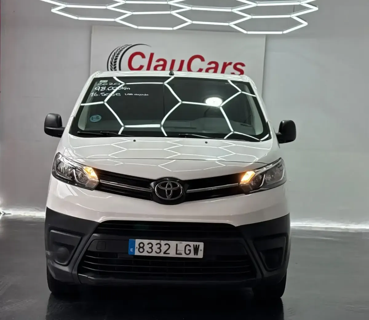 Begagnad Toyota Proace Business Edition 100 HK (73 kW) 2020 Vit Minibuss