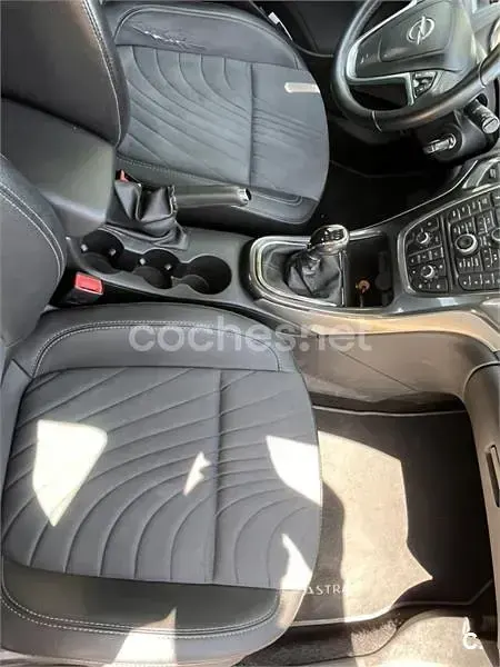 Brugt Opel Astra Excellence 110 HK (80 kW) 2012 Sort Sedan
