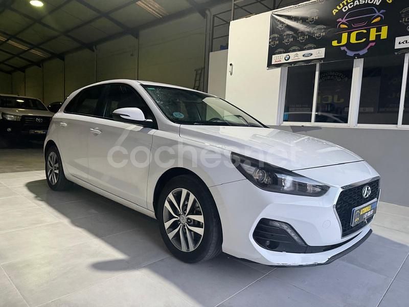 Usado Hyundai i30 95 CV (69 kW) 2020 Blanco Berlina