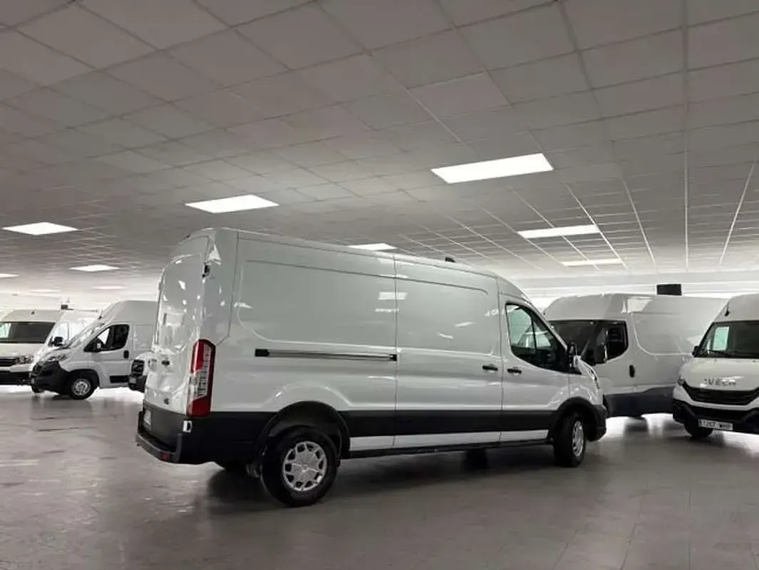 Usado Ford Transit Trend 131 CV (96 kW) 2023 Blanco Van