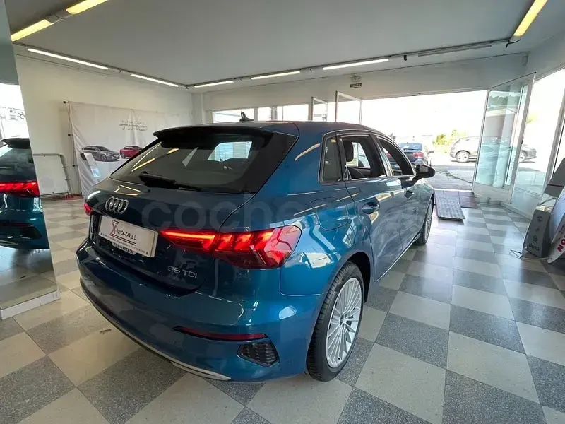 Usado Audi A3 Advanced Plus 150 CV (110 kW) 2022 Azul Berlina