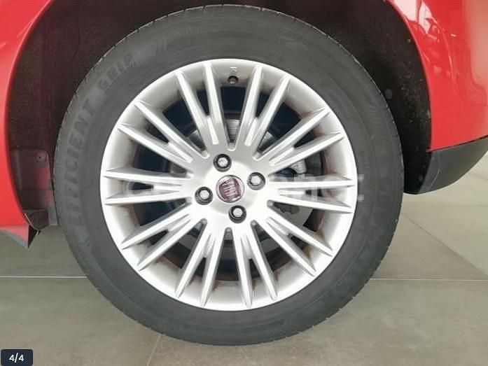 Usado Fiat Bravo Pop 90 CV (66 kW) 2013 Rojo Utilitario