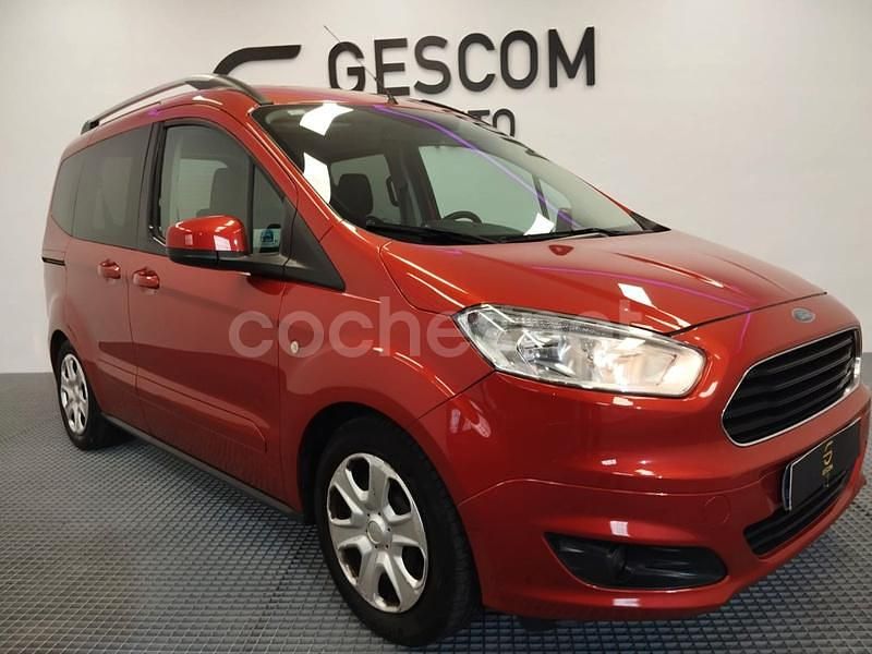 Granate Usado 2015 Ford Tourneo Courier Trend Monovolumen | 10.250 € (Precio justo) - Imagen 1/4