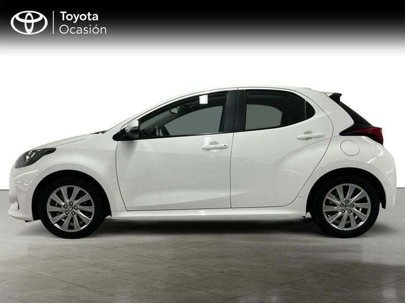 Usado Toyota Yaris Active 116 CV (85 kW) 2024 Blanco Utilitario