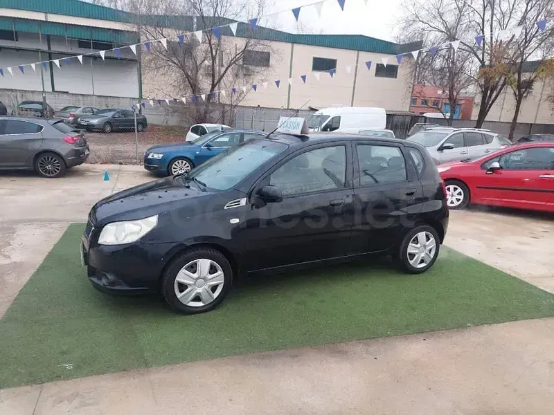 Usado Chevrolet Aveo LS 84 CV (61 kW) 2010 Negro Berlina
