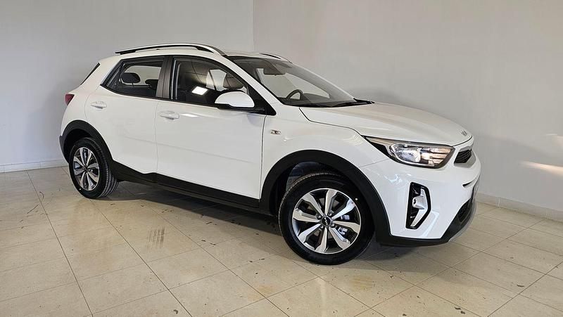 Gris Usado 2024 Kia Stonic SUV | 20.200 € (Precio justo) - Imagen 1/4