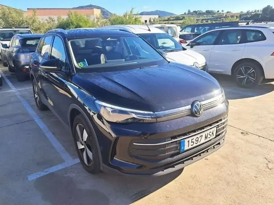 Usado VW Tiguan Life 150 CV (110 kW) 2024 Negro SUV