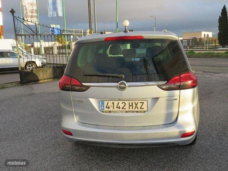 Usado Opel Zafira 136 CV (100 kW) 2014 Plateado Monovolumen
