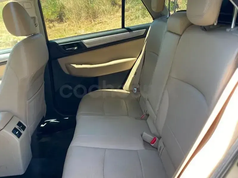 Usado Subaru Outback 150 CV (110 kW) 2017 Beige Familiar