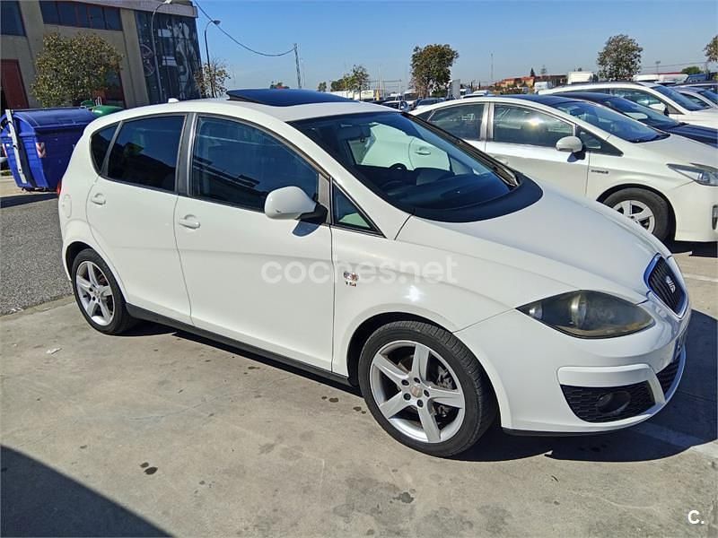 Usado Seat Altea Sport 160 CV (117 kW) 2009 Blanco Monovolumen