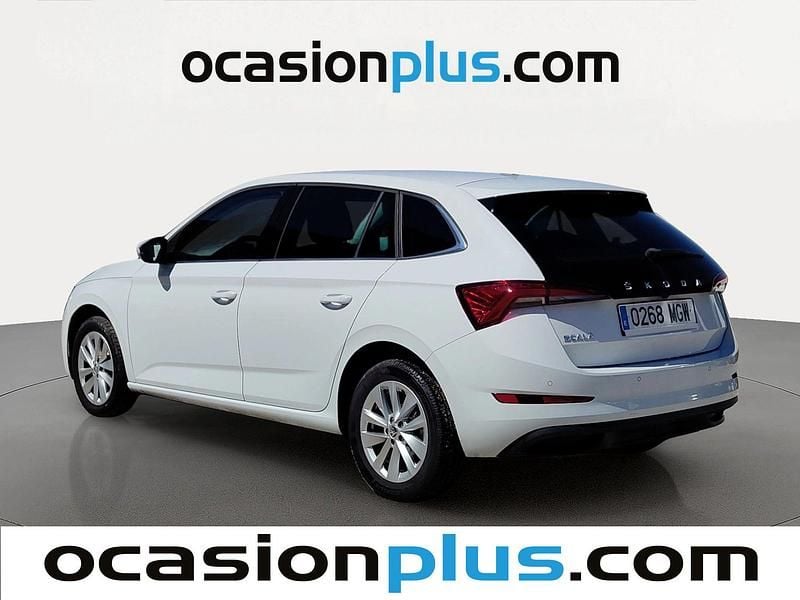 Usado Skoda Scala Ambition 95 CV (69 kW) 2023 Blanco Utilitario