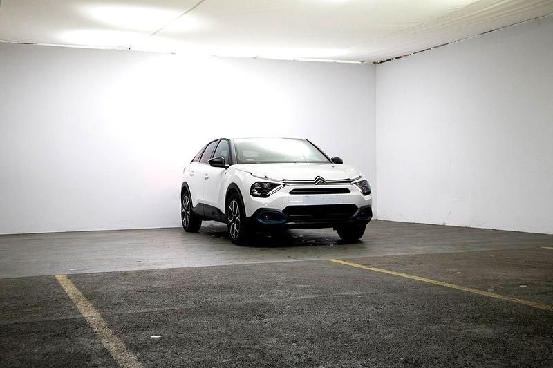 Usado Citroën e-C4 Shine 100 kW (136 CV) 2023 Blanco Utilitario
