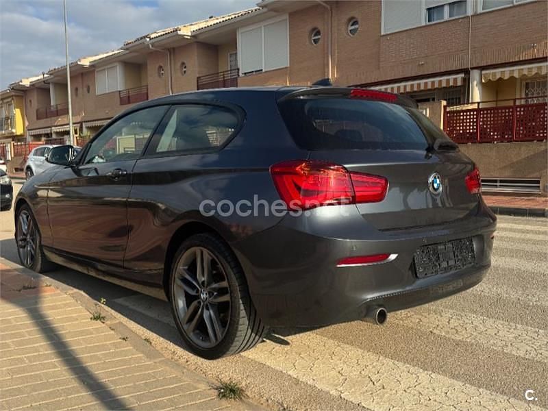 Usado BMW 118 150 CV (110 kW) 2016 Gris / plata Utilitario