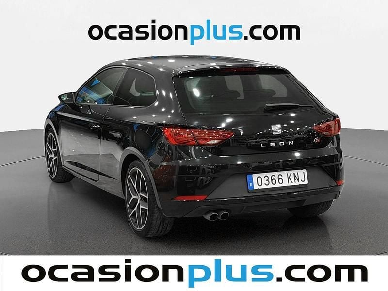 Usado Seat Leon FR 125 CV (91 kW) 2018 Negro Utilitario