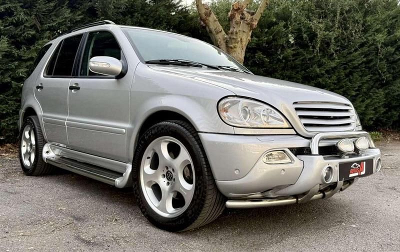 Usado Mercedes ML270 Edition 163 CV (119 kW) 2006 Gris SUV