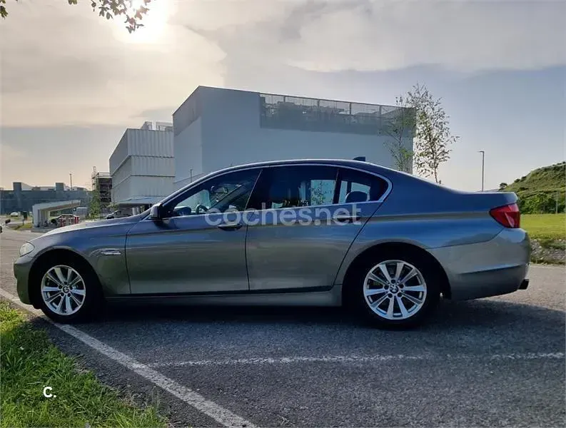 Usado BMW 520 184 CV (135 kW) 2012 Gris / plata Berlina