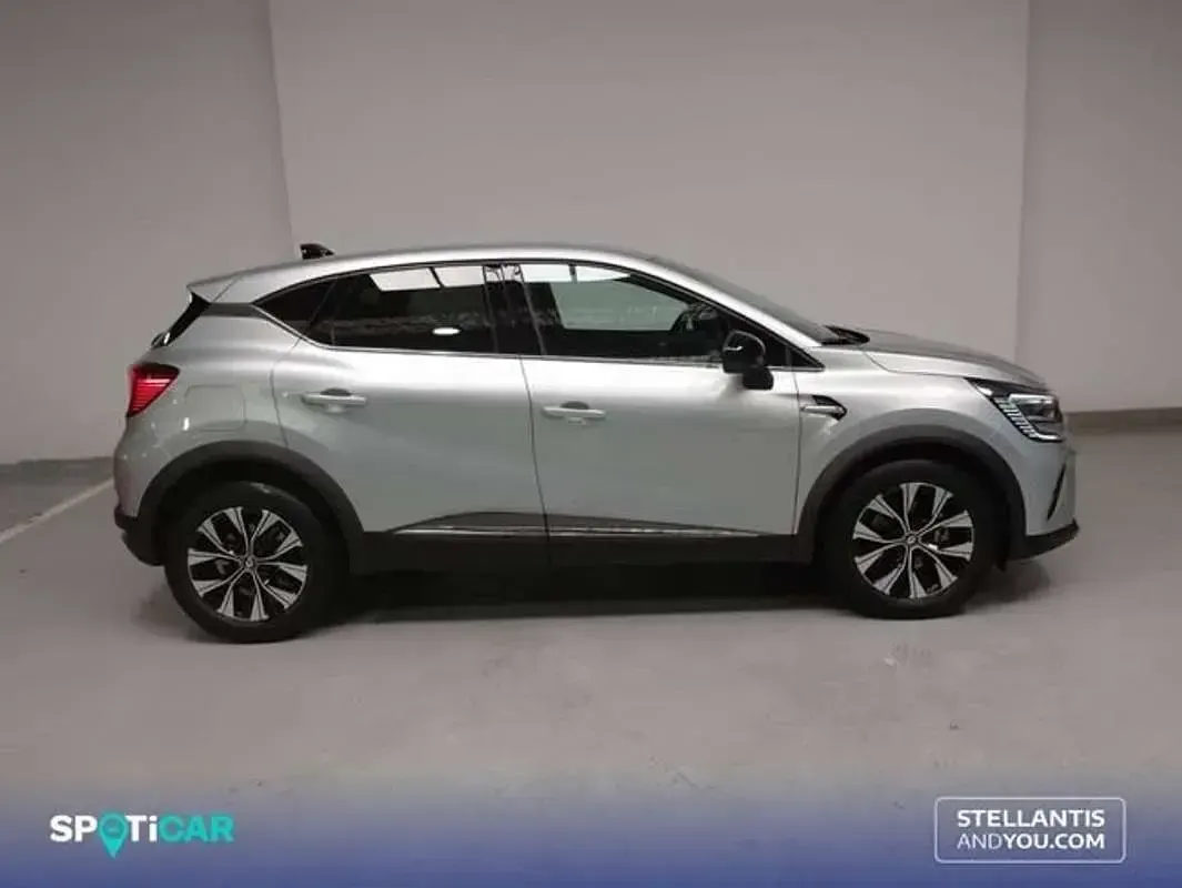 Usado Renault Captur Techno 162 CV (119 kW) 2022 Gris SUV
