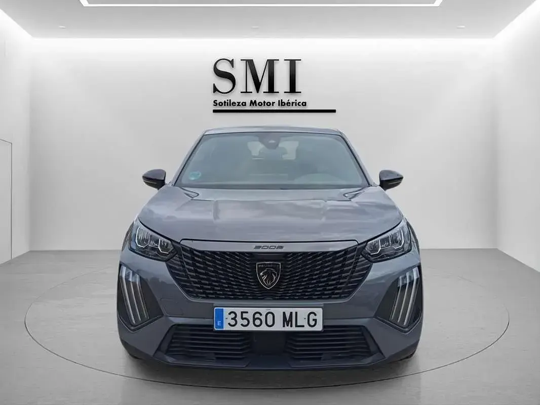 Usado Peugeot 2008 Active 102 CV (75 kW) 2023 Gris SUV