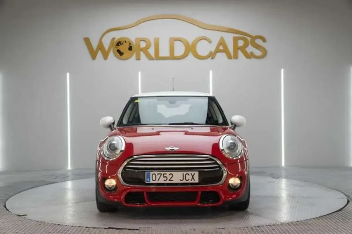 Usado Mini Cooper D 116 CV (85 kW) 2015 Rojo Utilitario
