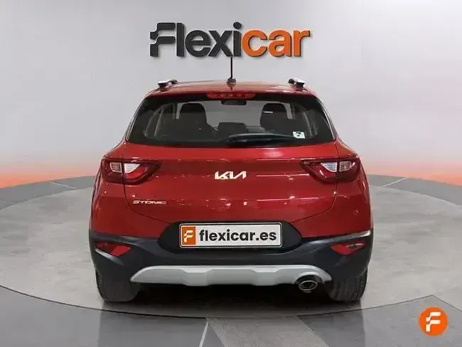 Usado Kia Stonic 100 CV (73 kW) 2021 Rojo SUV