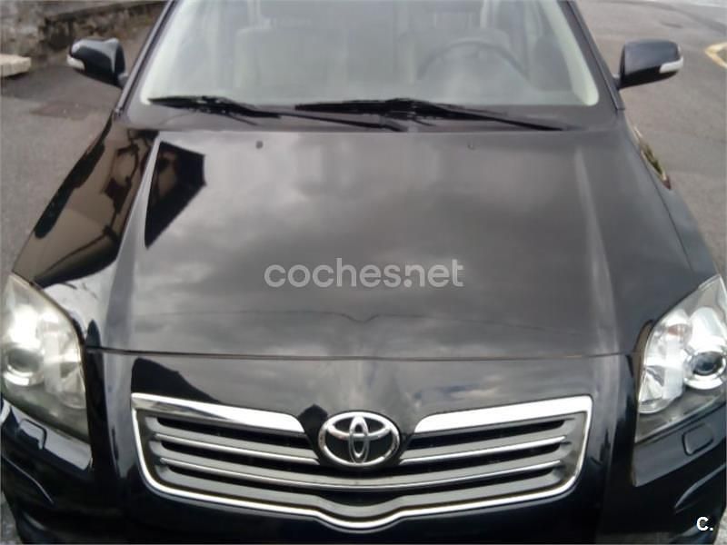 Usado Toyota Avensis Executive 177 CV (130 kW) 2007 Negro Familiar