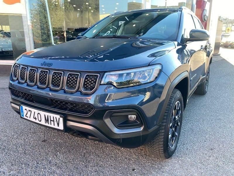 Usado Jeep Compass Trailhawk 240 CV (176 kW) 2023 Azul SUV