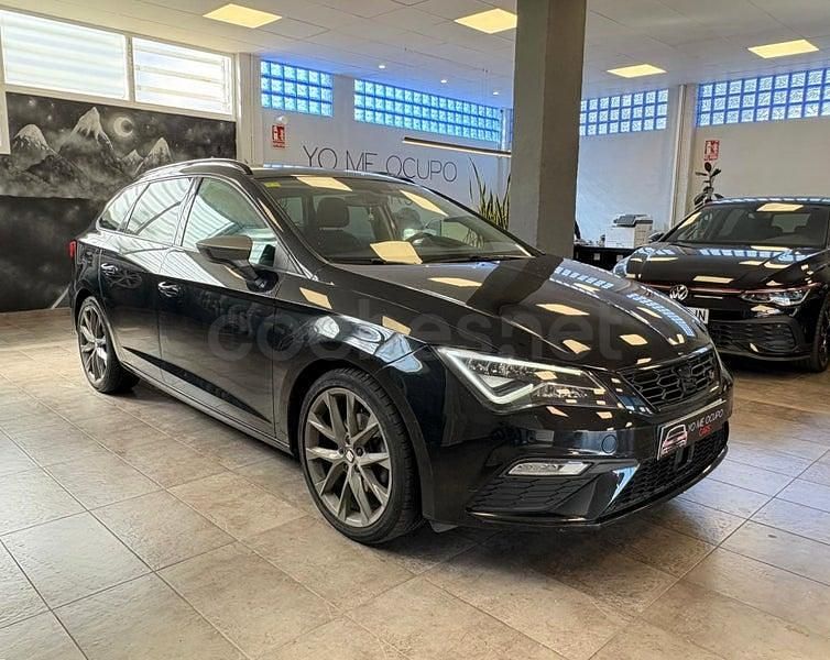 Usado Seat Leon FR 125 CV (91 kW) 2018 Negro Familiar