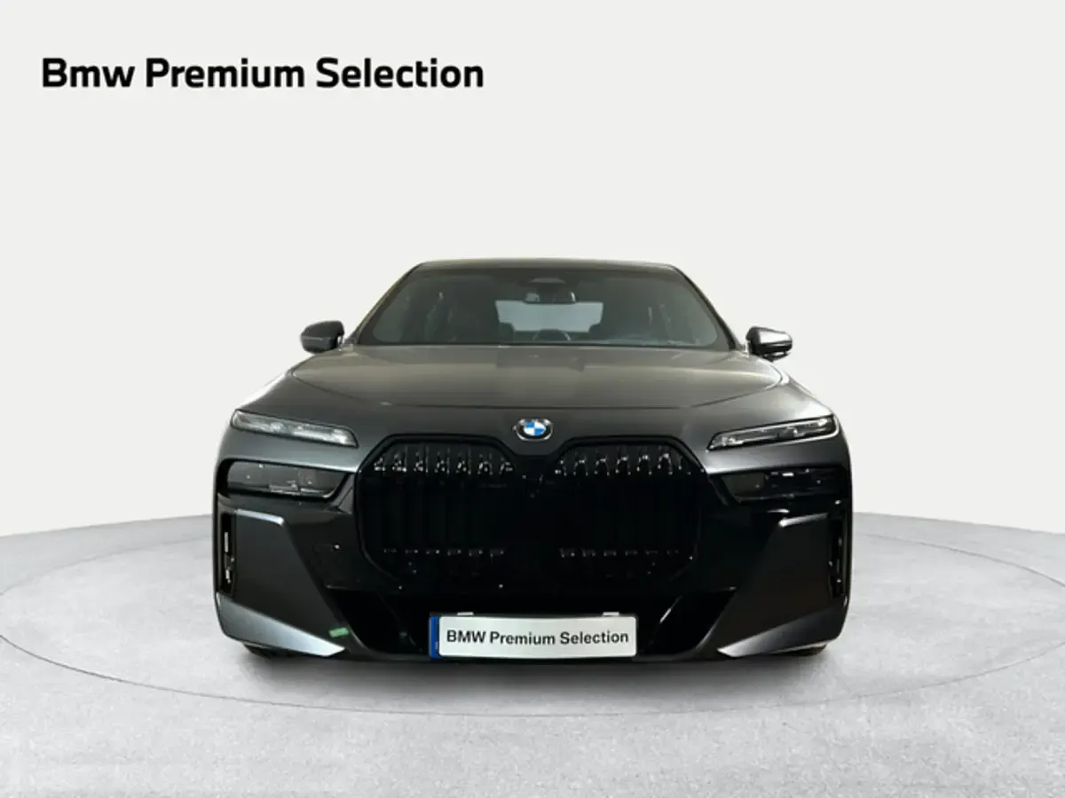 Usado BMW 740 Comfort Edition 299 CV (219 kW) 2024 Gris Berlina