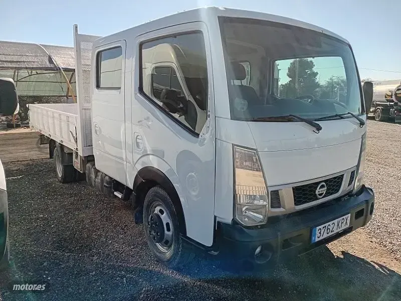 Usado Nissan Cabstar 130 CV (95 kW) 2018 Blanco Pickup/Camioneta