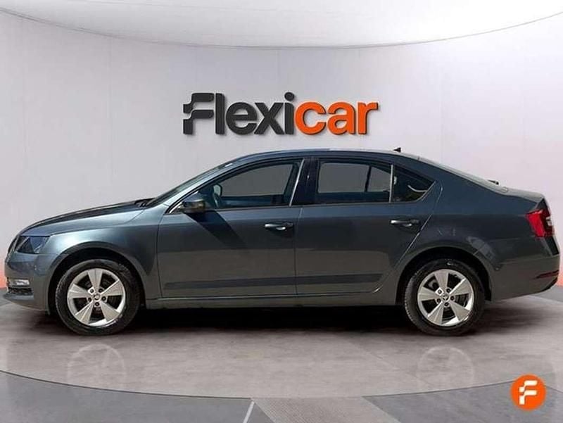 Usado Skoda Octavia 116 CV (85 kW) 2019 Gris Utilitario