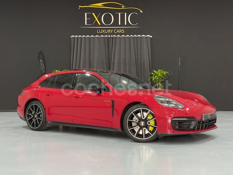 Usado Porsche Panamera 4S E-Hybrid Sport Turismo Sport Turismo 560 CV (411 kW) 2021 Rojo Familiar