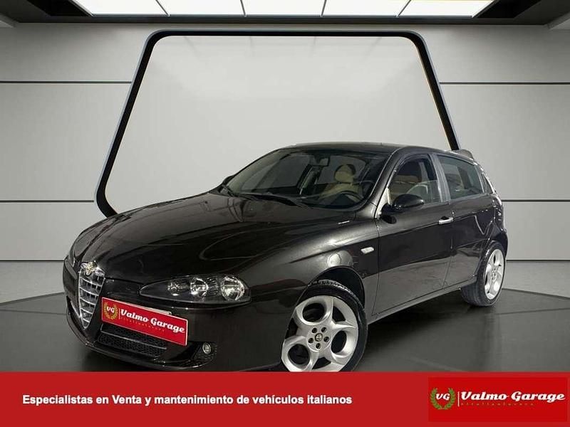 Usado Alfa Romeo 147 Distinctive 120 CV (88 kW) 2008 Negro Utilitario