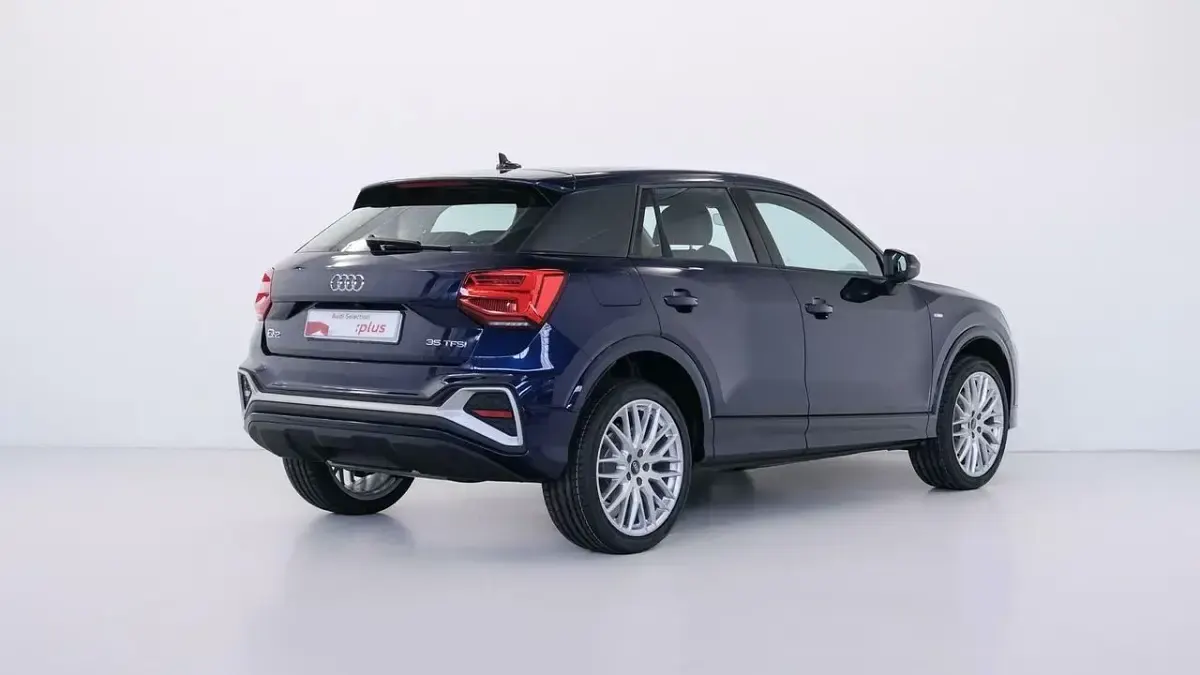 Usado Audi Q2 Sport 116 CV (85 kW) 2024 Azul SUV