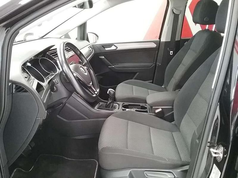 Usado VW Touran Advance 150 CV (110 kW) 2020 Negro Monovolumen