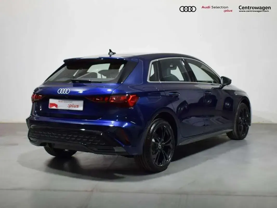 Usado Audi A3 Sportback e-tron 204 CV (150 kW) 2025 Azul Utilitario