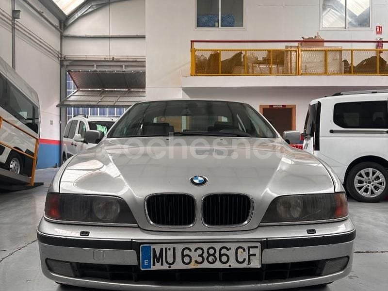 Usado BMW 530 184 CV (135 kW) 1999 Gris / plata Familiar