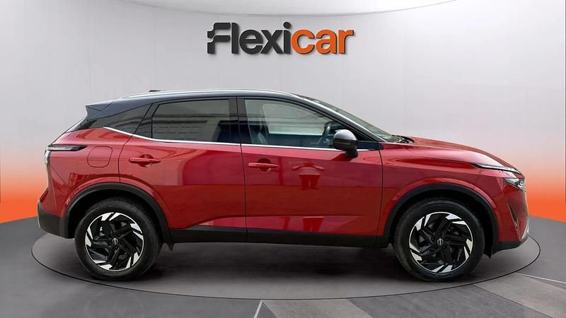 Käytetty Nissan Qashqai N-Connecta 158 HP (116 kW) 2024 Punainen Katumaasturi